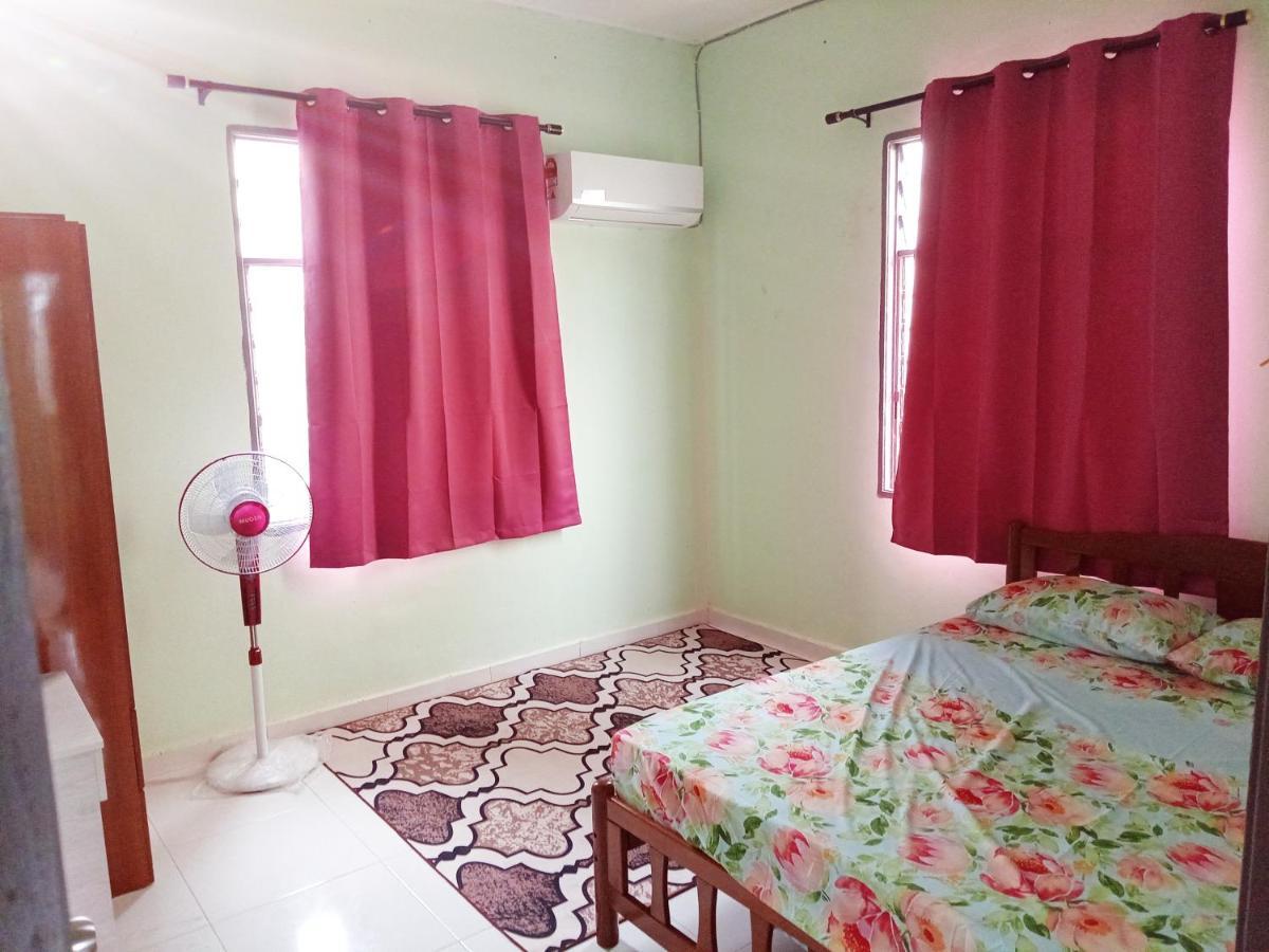 Homestay Wan Z Kuala Terengganu Exterior photo