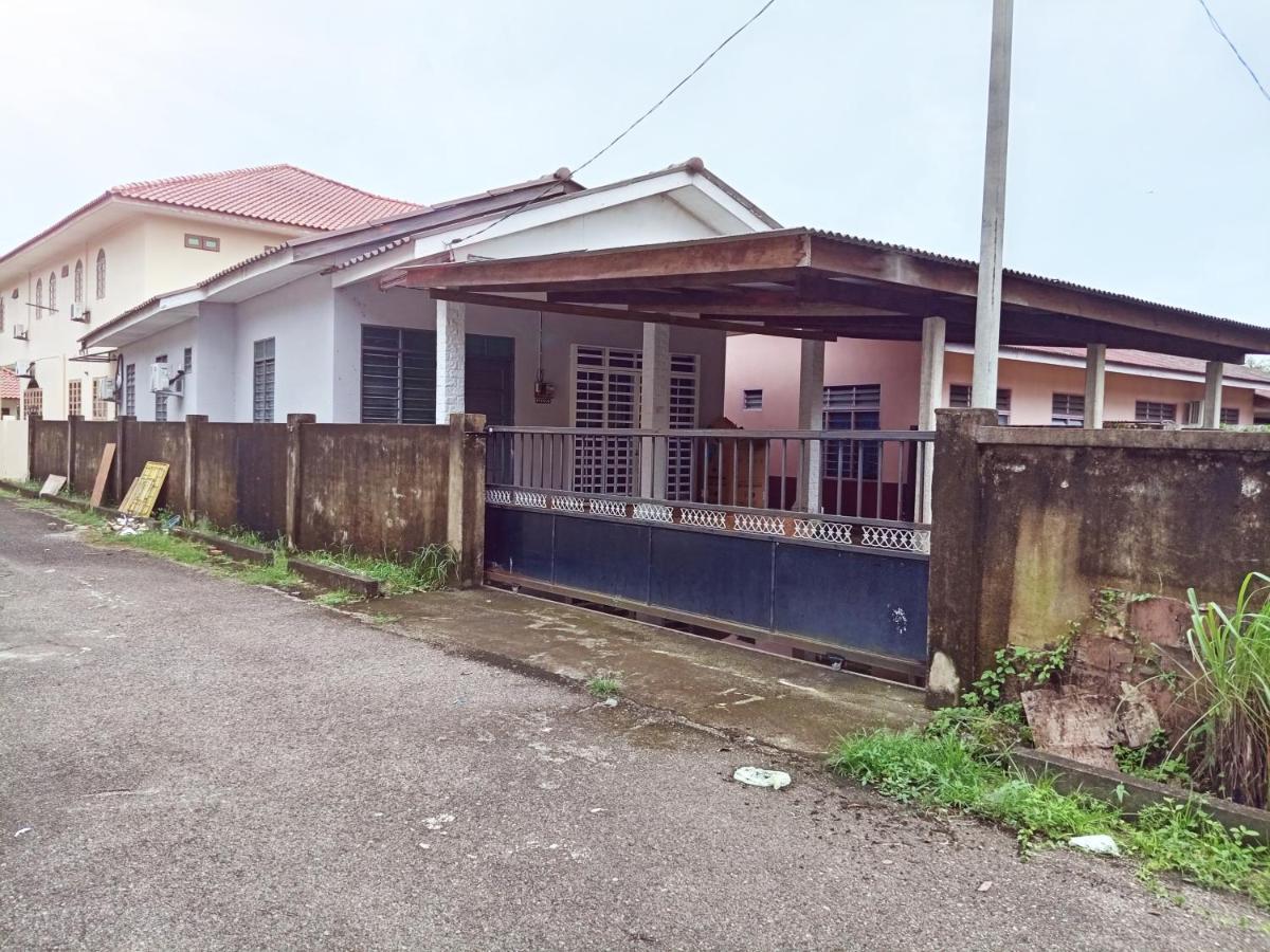 Homestay Wan Z Kuala Terengganu Exterior photo